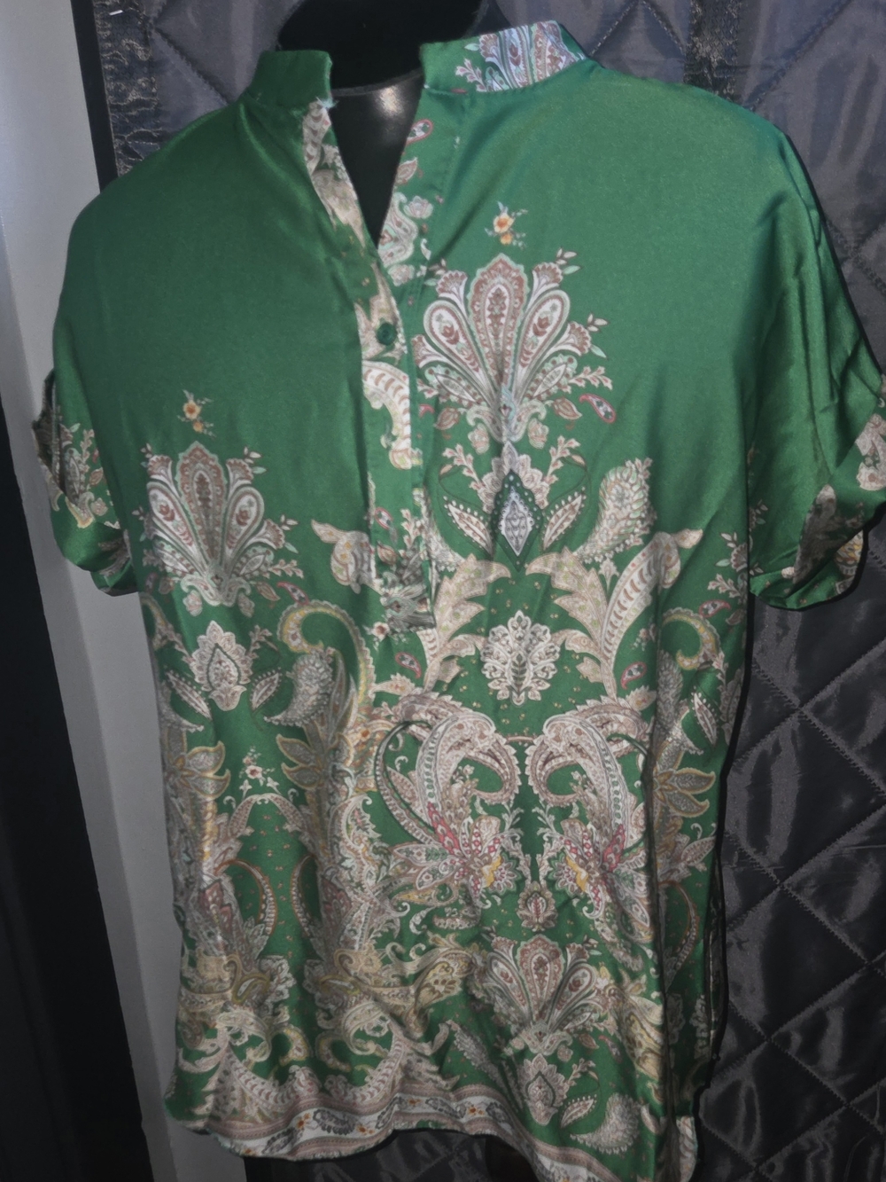 PADOVA Green Paisley-Printed Top-Read Description!!